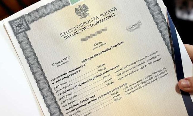 dyplomy i świadectwa